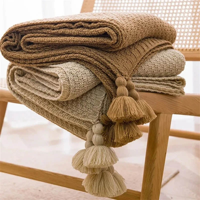 Soft Nordic Knitted Throw Blanket - Cozy Tassels for Your Best Cuddles