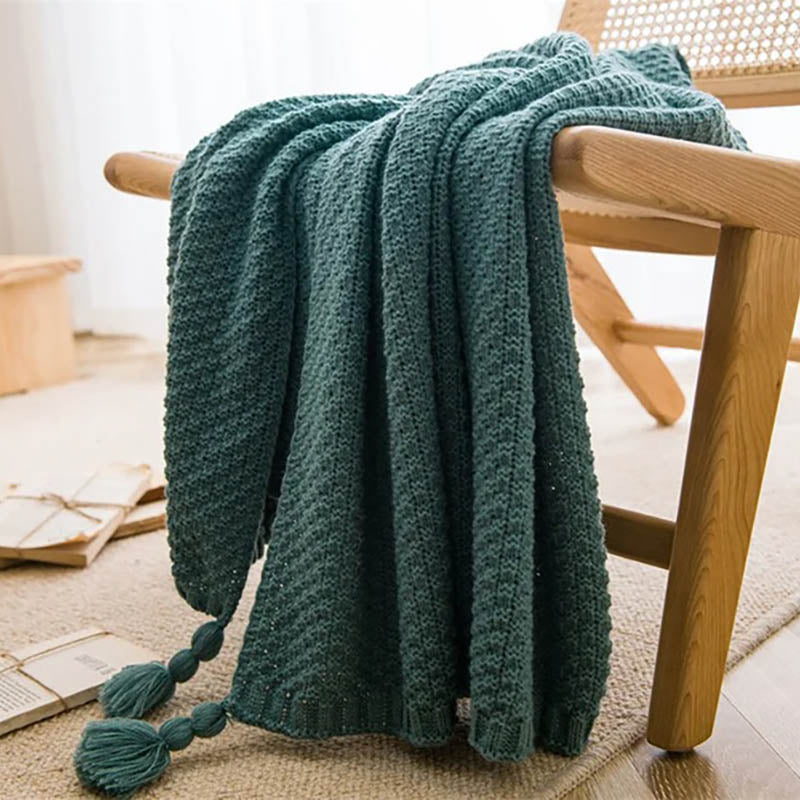 Soft Nordic Knitted Throw Blanket - Cozy Tassels for Your Best Cuddles