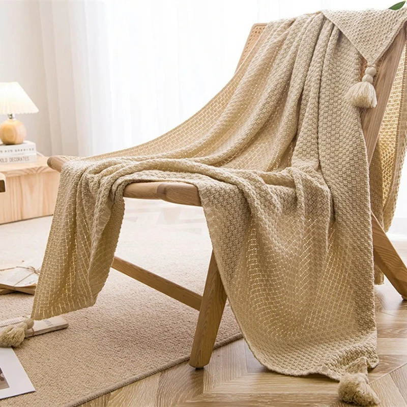 Soft Nordic Knitted Throw Blanket - Cozy Tassels for Your Best Cuddles