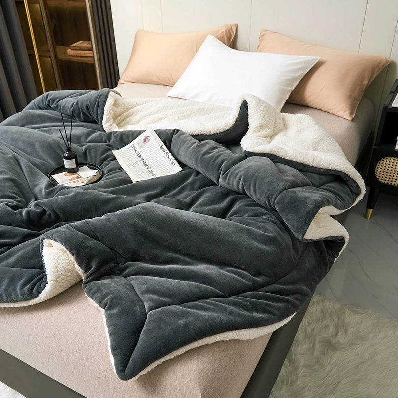 Soft Milk Fleece Blanket – Cozy Faux Lambswool Throw for Sofa & Bed